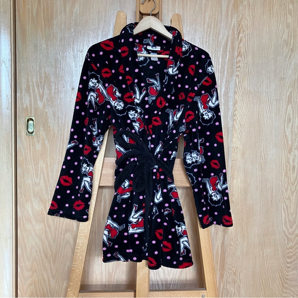 Betty Boop short robe!